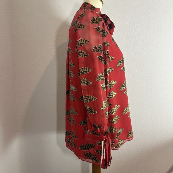 Alice + Olivia x Donald Robertson Silk Leopard Lip Top Red Blouse XS Mobwife Bow - Picture 8 of 11